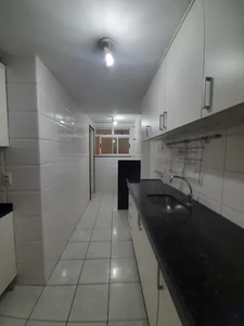 Alugo apartamento de 4 quartos na Avenida Central em Itaipu.