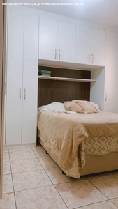 Apartamento com 2 Quartos e 1 banheiro à Venda, 50 m² por R$ 320.000