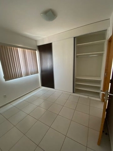 Apartamento com 3 Quartos e 3 banheiros à Venda, 97 m² por R$ 550.000