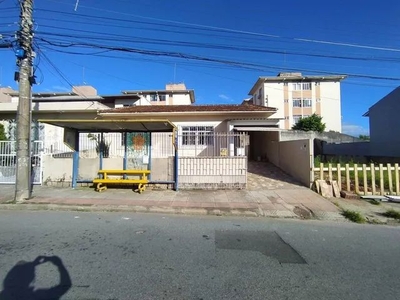 Casa com 2 dormitórios para alugar, 80 m² por R$ 2.562/mês - Capoeiras - Florianópolis/SC