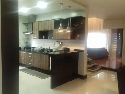 Casa de Condomínio para alugar em Aparecidinha de 309.00m² com 3 Quartos, 2 Suites e 6 Gar