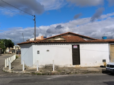 Casa em Alto Maron, Vitória da Conquista/BA de 140m² 3 quartos à venda por R$ 399.000,00