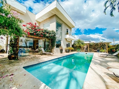 Casa em Jardim Bela Vista, São José dos Campos/SP de 300m² 3 quartos à venda por R$ 2.799.000,00