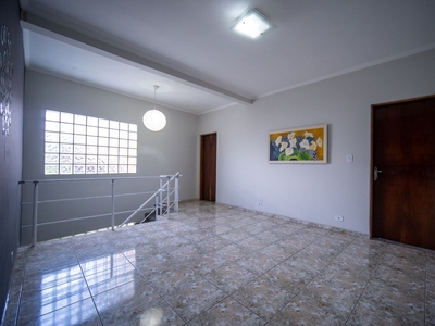 Casa em Jardim Elvira, Osasco/SP de 176m² 6 quartos à venda por R$ 719.000,00