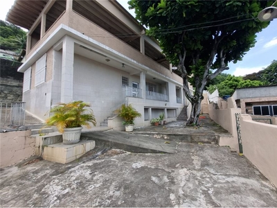 Casa em Madureira, Rio de Janeiro/RJ de 254m² 3 quartos à venda por R$ 329.000,00