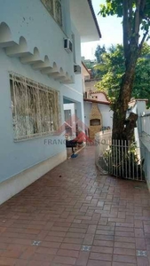 Casa em Pe Pequeno, Niterói/RJ de 260m² 5 quartos à venda por R$ 1.249.000,00