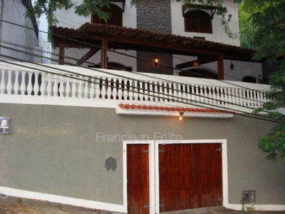 Casa em Santa Rosa, Niterói/RJ de 150m² 3 quartos à venda por R$ 499.000,00