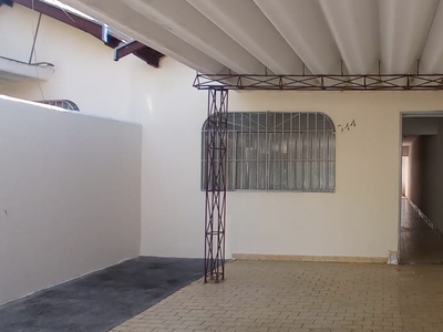 Casa em Santa Terezinha, Piracicaba/SP de 85m² 2 quartos para locação R$ 950,00/mes