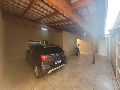 Casa para aluguel com 210 m2 com 04 quartos no Bairro Jardim Patrícia - Uberlândia - MG