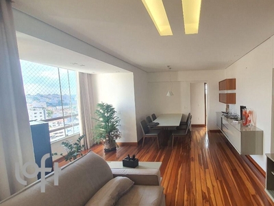 Apartamento à venda em Grajaú com 120 m², 3 quartos, 1 suíte, 2 vagas