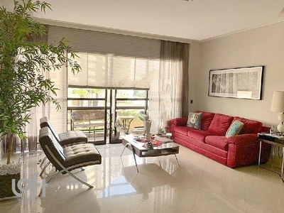 Apartamento à venda em Vila Andrade com 176 m², 3 quartos, 3 suítes, 3 vagas