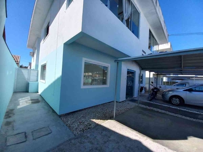 Apartamento com 2 quartos à venda no bairro Barra do Aririú, 63m²