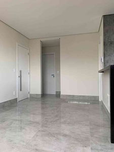 Apartamento com 2 quartos à venda no bairro Sagrada Família, 60m²