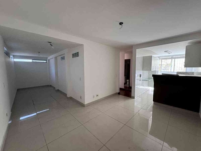 Apartamento com 3 quartos para alugar no bairro Paquetá, 90m²