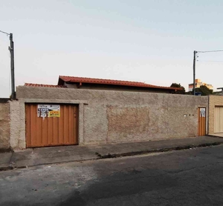 Casa com 2 quartos à venda no bairro São Joaquim, 360m²