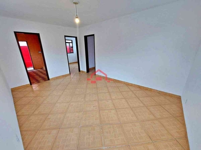 Casa com 2 quartos para alugar no bairro Padre Eustáquio, 50m²