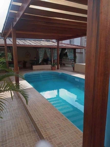 Casa com 3 quartos à venda no bairro Guarujá, 420m²