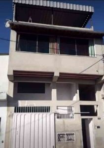 Casa com 3 quartos à venda no bairro Jardim Laguna, 180m²