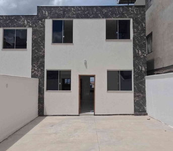 Casa com 3 quartos à venda no bairro Parque Xangri-lá, 233m²
