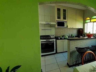 Casa com 3 quartos à venda no bairro Santa Terezinha, 360m²