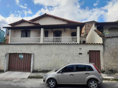 Casa com 3 quartos à venda no bairro Vila Pérola, 390m²