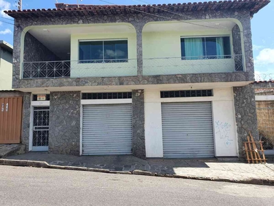 Casa com 3 quartos para alugar no bairro Bandeirantes, 60m²