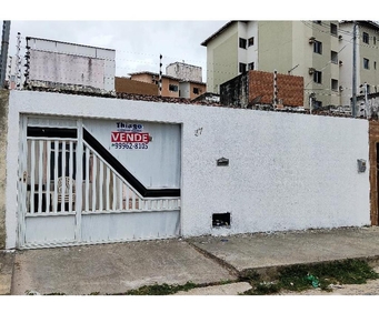 Casa com 34, 1 suíte na região do Minishopping São Brás