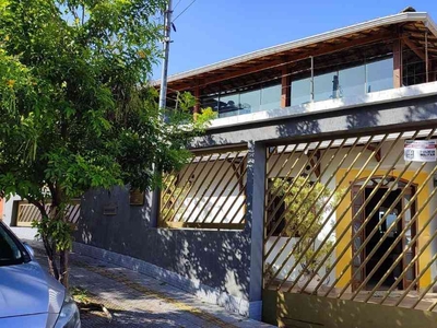 Casa com 4 quartos à venda no bairro Álvaro Camargos, 360m²