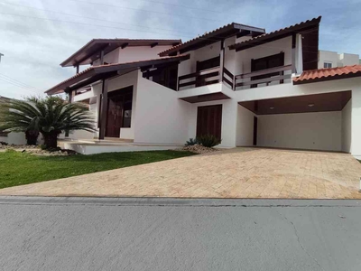 Casa com 4 quartos à venda no bairro Centro, 456m²