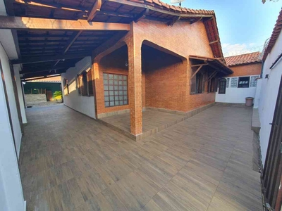 Casa com 5 quartos à venda no bairro Rio Branco, 360m²
