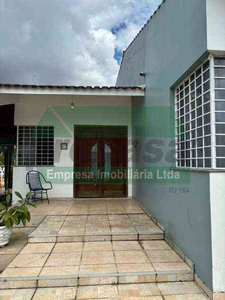 Casa em Condomínio com 4 quartos para alugar no bairro Ponta Negra