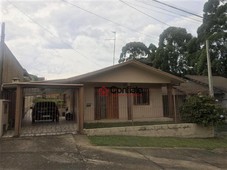 Casa 3 dormitórios, 360 m² de área privativa e 2 vagas de garagem a venda no bairro Cidade Nova em Caxias do Sul