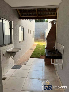Casa com 2 quartos à venda no bairro Jardim Alto Paraíso, 180m²