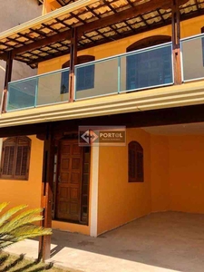 Casa com 4 quartos à venda no bairro Vitória, 210m²