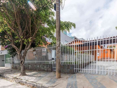 Casa com 4 quartos para alugar no bairro Santa Amélia, 360m²