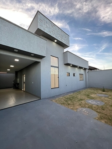 Casa em Jardim Veneza, Aparecida de Goiânia/GO de 110m² 3 quartos à venda por R$ 299.000,00