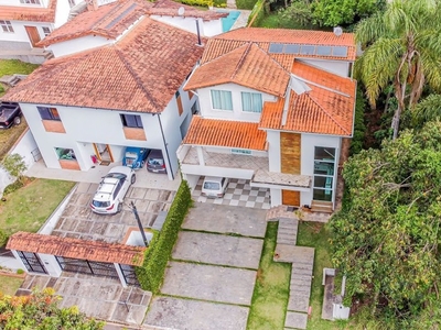 Casa em Transurb, Itapevi/SP de 332m² 4 quartos à venda por R$ 1.099.000,00