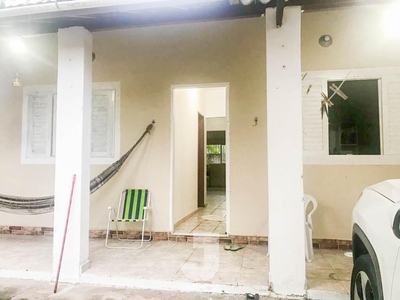 Casa em Umuarama, Itanhaém/SP de 97m² 3 quartos à venda por R$ 265.000,00