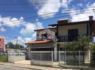 Casa à venda no bairro areias com 3 quartos em são josé/sc