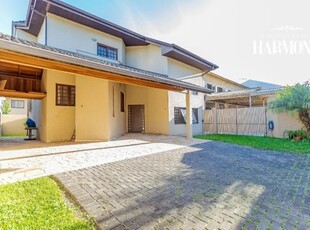 Casa averbada com 4 quartos e 302m² à venda por r$ 1.250.000 guabirotuba - curitiba/pr