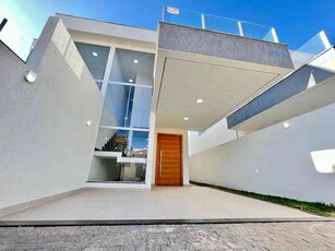 Casa com 3 quartos à venda no bairro Jardim Imperial, 180m²