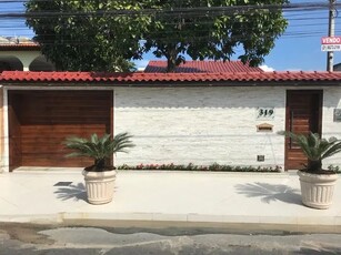 Linda Casa Novinha em Magalhães Bastos