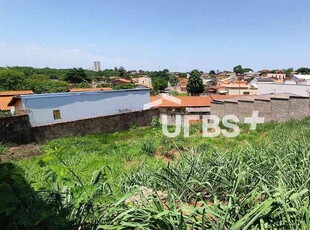 Lote à venda no bairro Gentil Meireles, 585m²