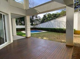 Luxuosa mansão em condomínio no Jardim dos Estados, São Paulo-SP: 4 quartos, 4 suítes, 6 s