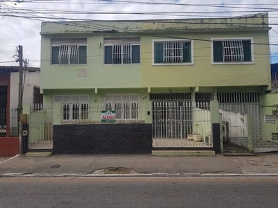 Casa para aluguel tem 150 metros quadrados com 4 quartos em Centro - Macaé - RJ