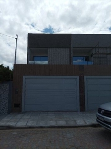 Venda de casa duplex com fino acabamento próx a Av. do (Assaí Atacadista).