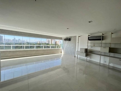 Apartamento com 3 quartos à venda, 244.0m²