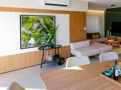 Casa com 3 quartos à venda, 252.0m²