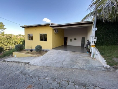 Cond. horizontal casa com 3 quartos à venda, 182.0m²