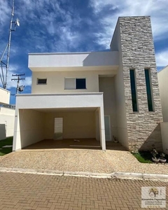 Sobrado com 3 quartos à venda, 179.0m²